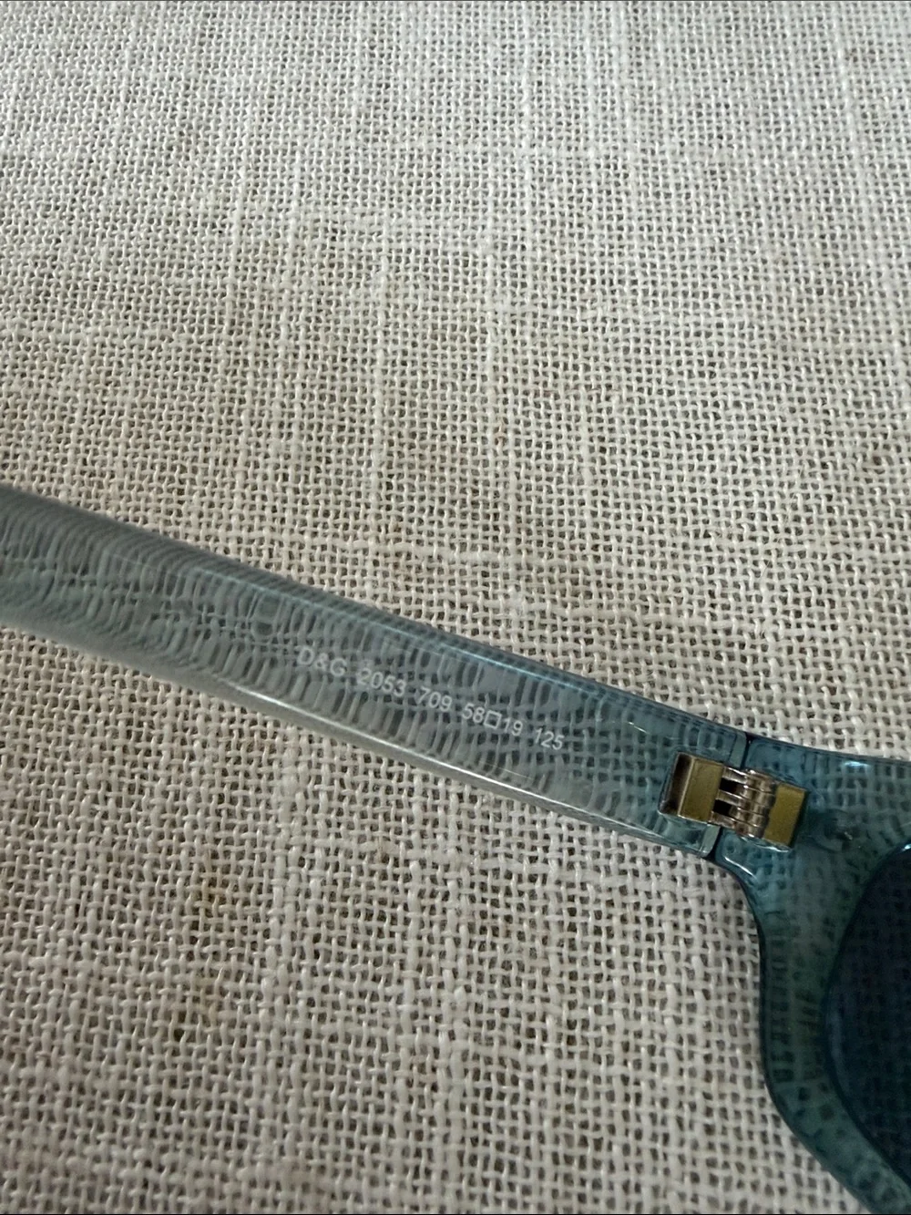 N/A stylish sunglasses